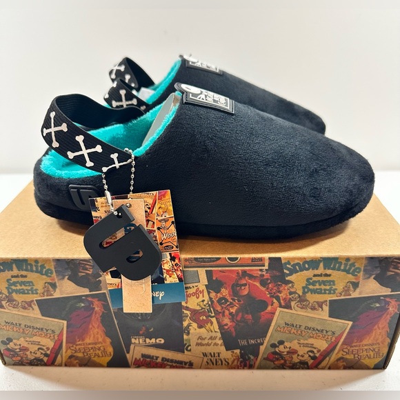 Disney Tim Burton Nightmare Before Christmas Youth Clog Slippers, Size 5 - Picture 4 of 11